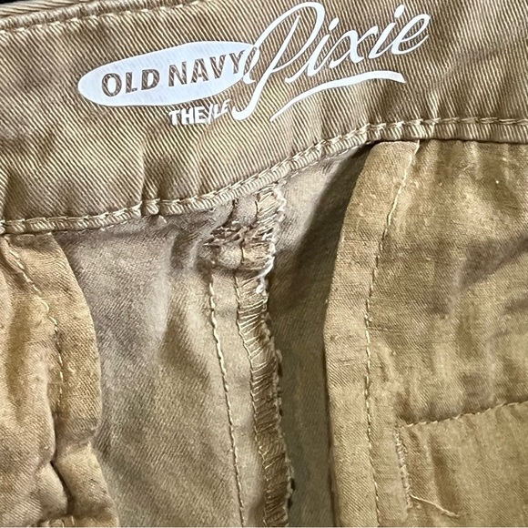 Old Navy Pixie Shorts-  Khaki size 4 - Picture 3 of 3